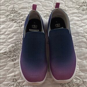 Athletic Works slip on sneakers, Sz 7 1/2